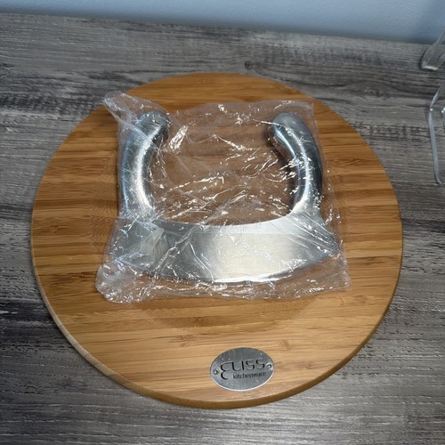 Mezzaluna knife blade and - knife,